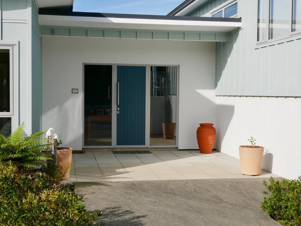Aston Road Villa Bed & Breakfast Waikanae Extérieur photo
